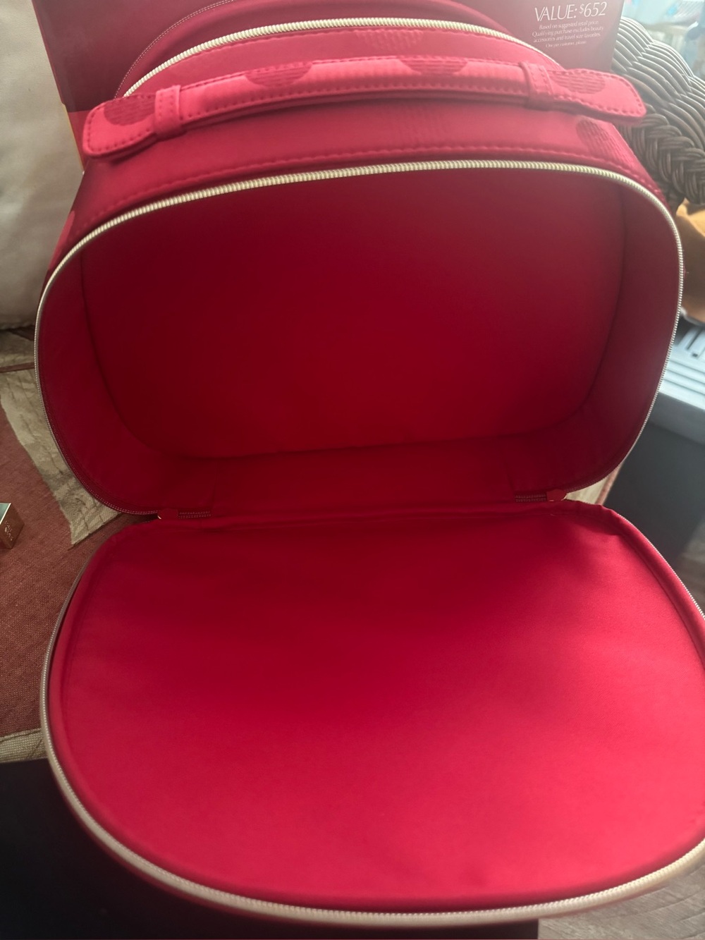 Makeup Bag by Estée Lauder - Picture 5 of 5